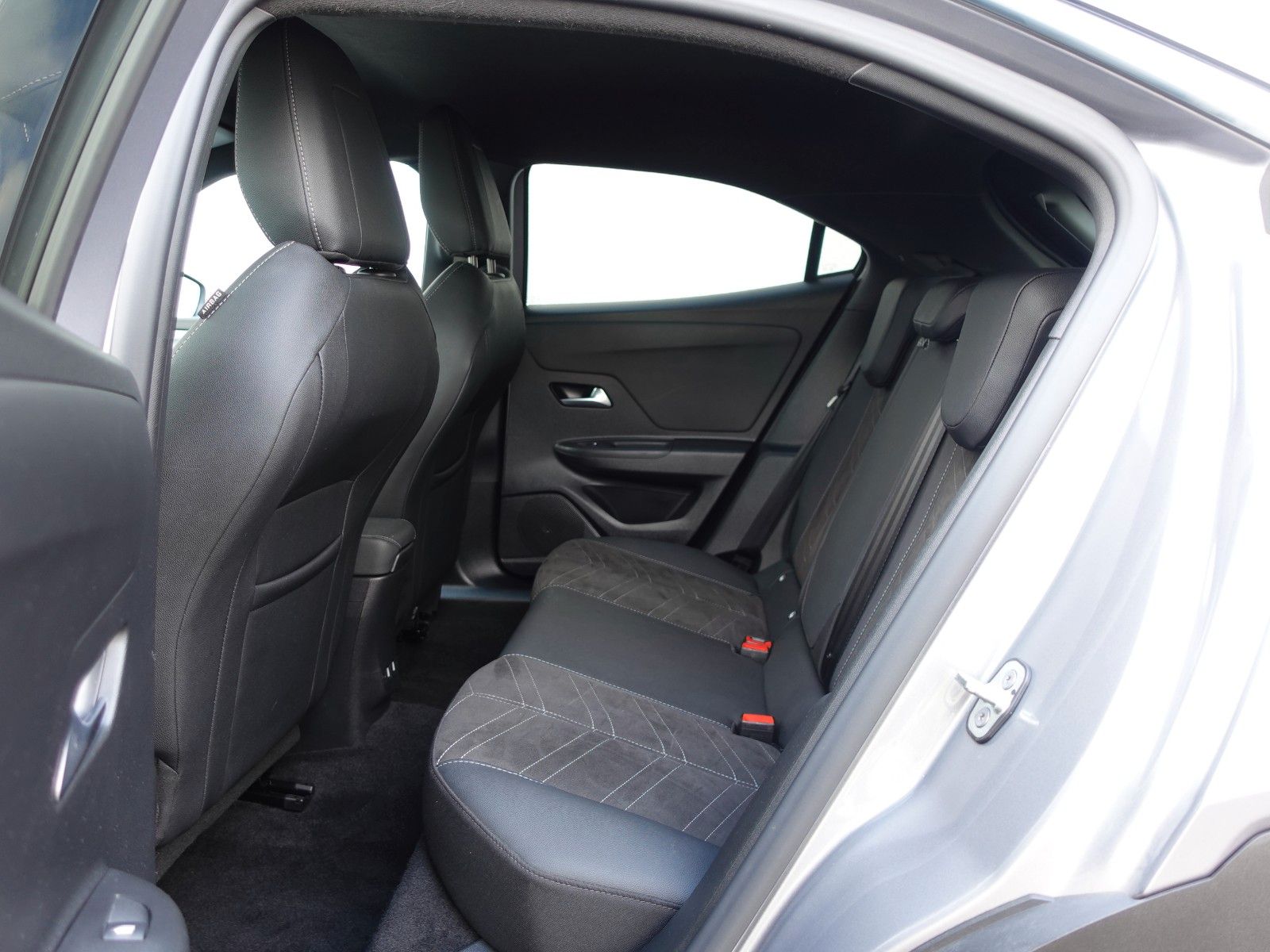 Fahrzeugabbildung Opel Mokka Ultimate 1.2T,10"Navi,Kamera,Sitzhzg,Allw.