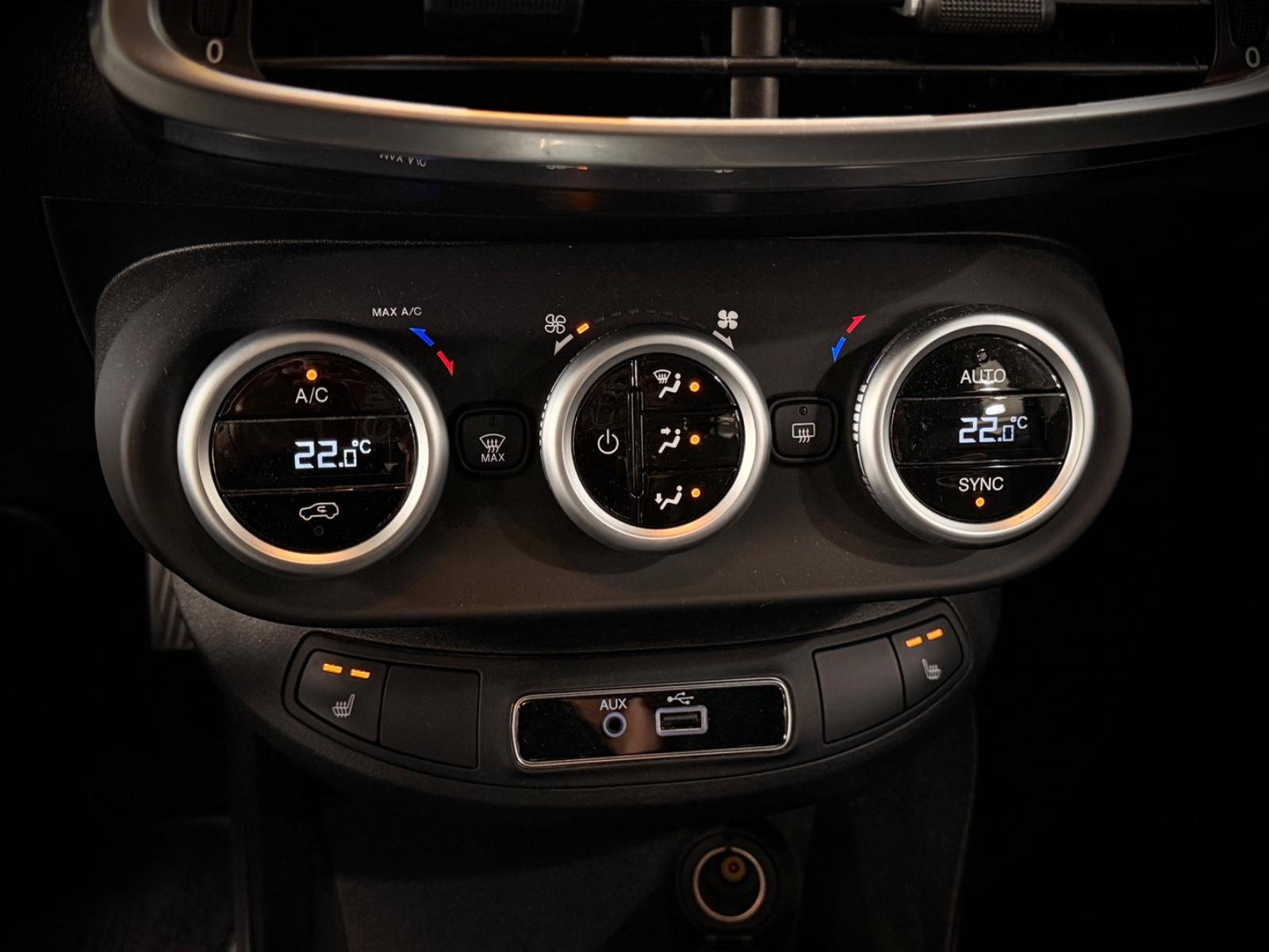 Fiat 500X Lounge |XENON|NAVI|LEDER|1.HAND|PDC