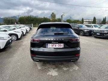 Porsche Cayenne - 6