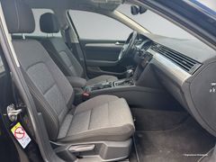 VW Passat Variant 1.5 TSI Business DSG LED Navi Ahk VW Passat Variant 1.5 TSI Business DSG LED Navi Ahk