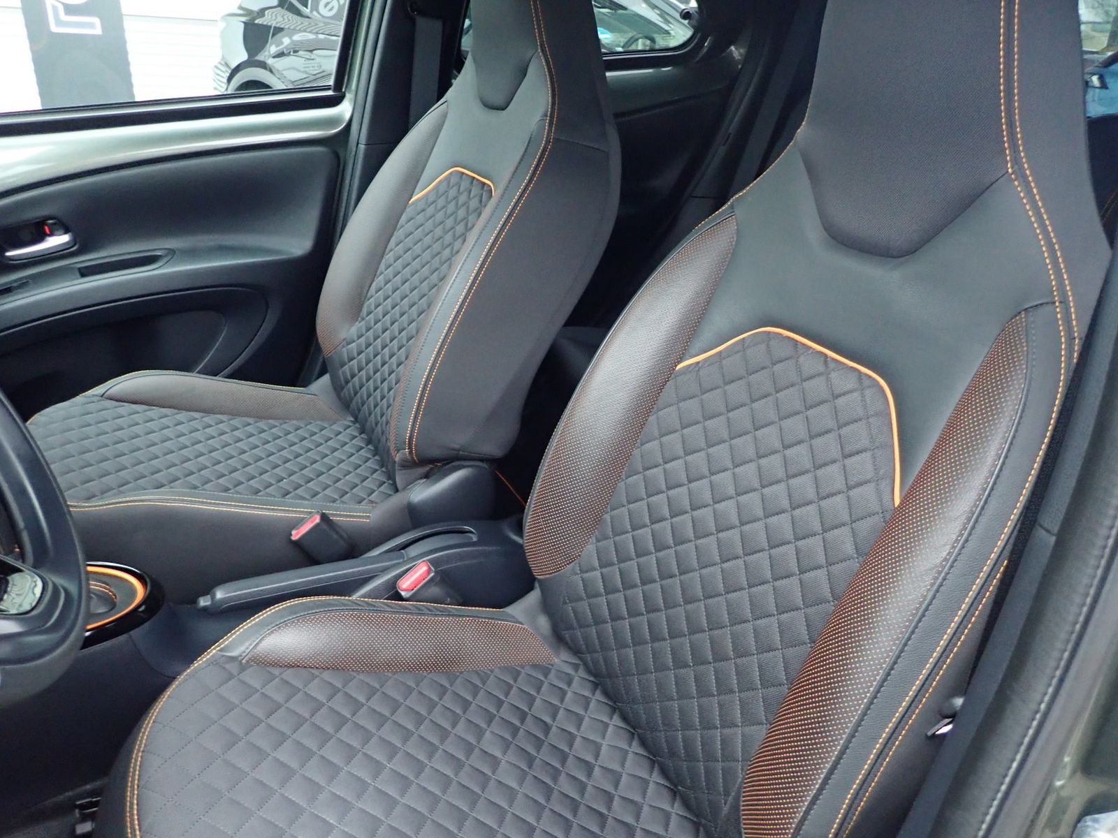 Fahrzeugabbildung Toyota Aygo X Limited 1.0 5tg. AT