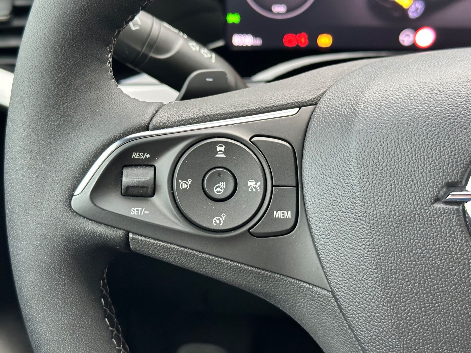 Fahrzeugabbildung Opel Mokka Hybrid Ultimate Navi*Sitzh.*Kamera*Keyless