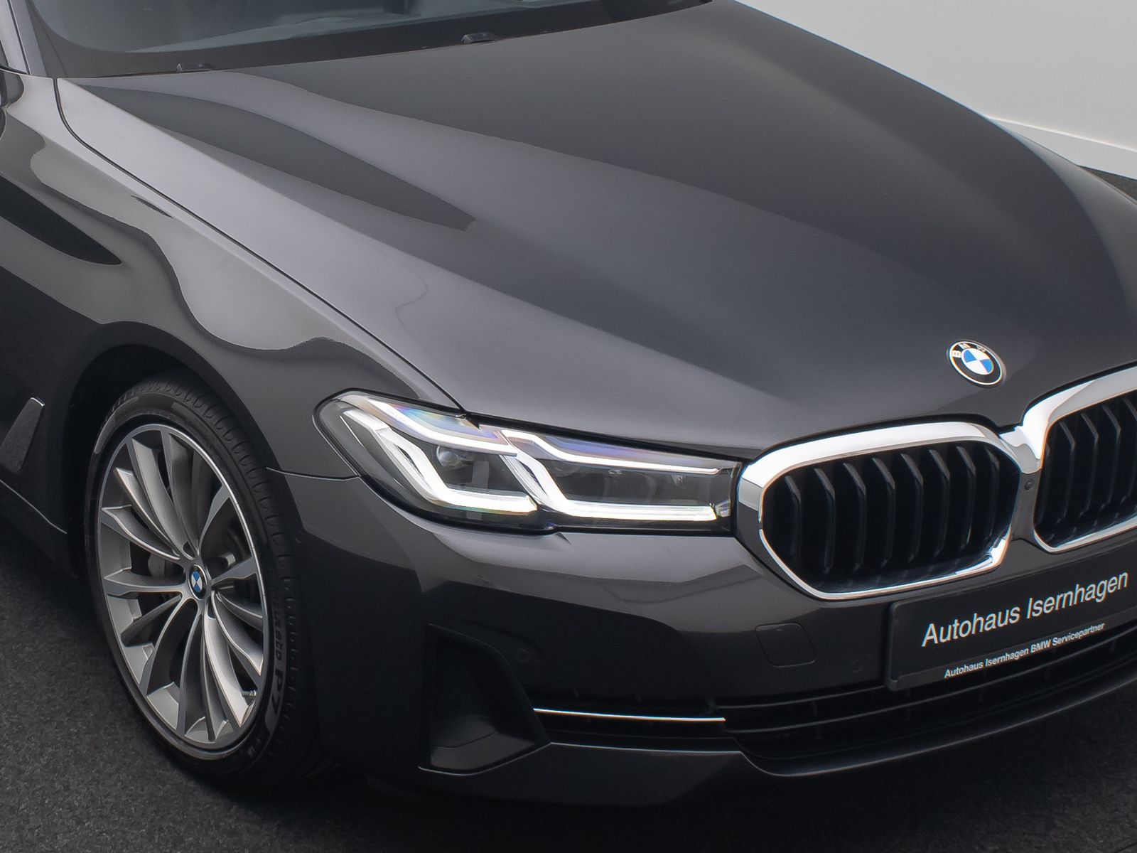 Fahrzeugabbildung BMW 530d xD 360&deg;Glasdach Laser HUD DAB HiFi SoftCl