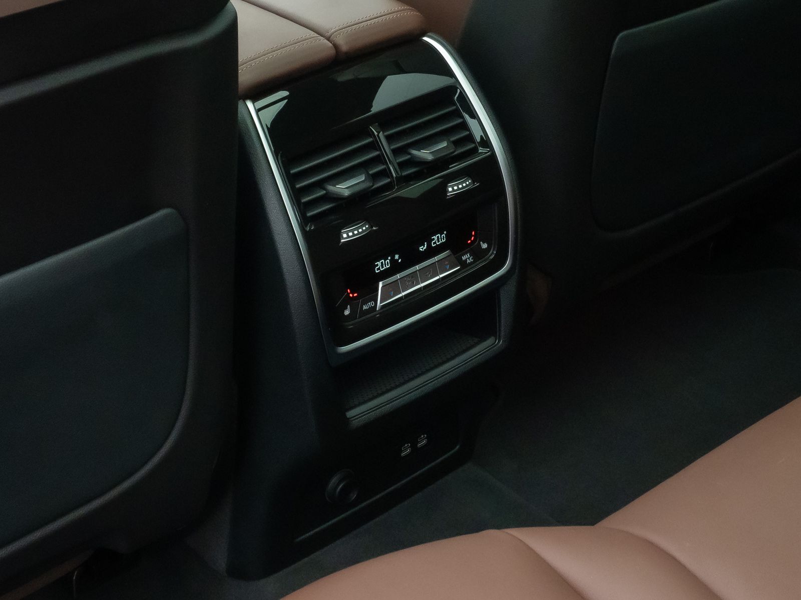 Fahrzeugabbildung BMW X7 M60i xD SkyLounge 360&deg;HUD H/K SoftClos 23Zoll