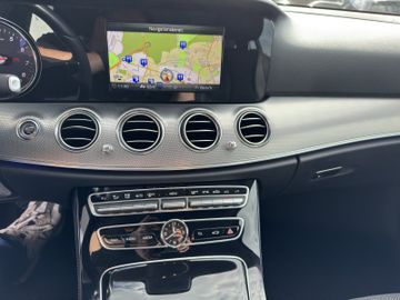 Bild 14 Mercedes-Benz E 200 E 20d0 T Avantgarde Xenon Navi Kamera Ambiente S