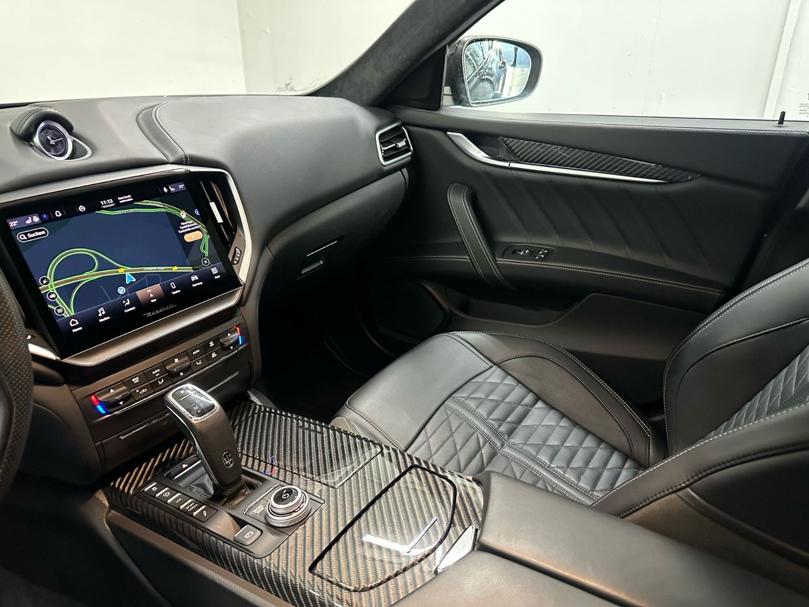 Fahrzeugabbildung Maserati Ghibli TROFEO V8   - SOFT CLOSE*NAVI*TEMPO*DAB*