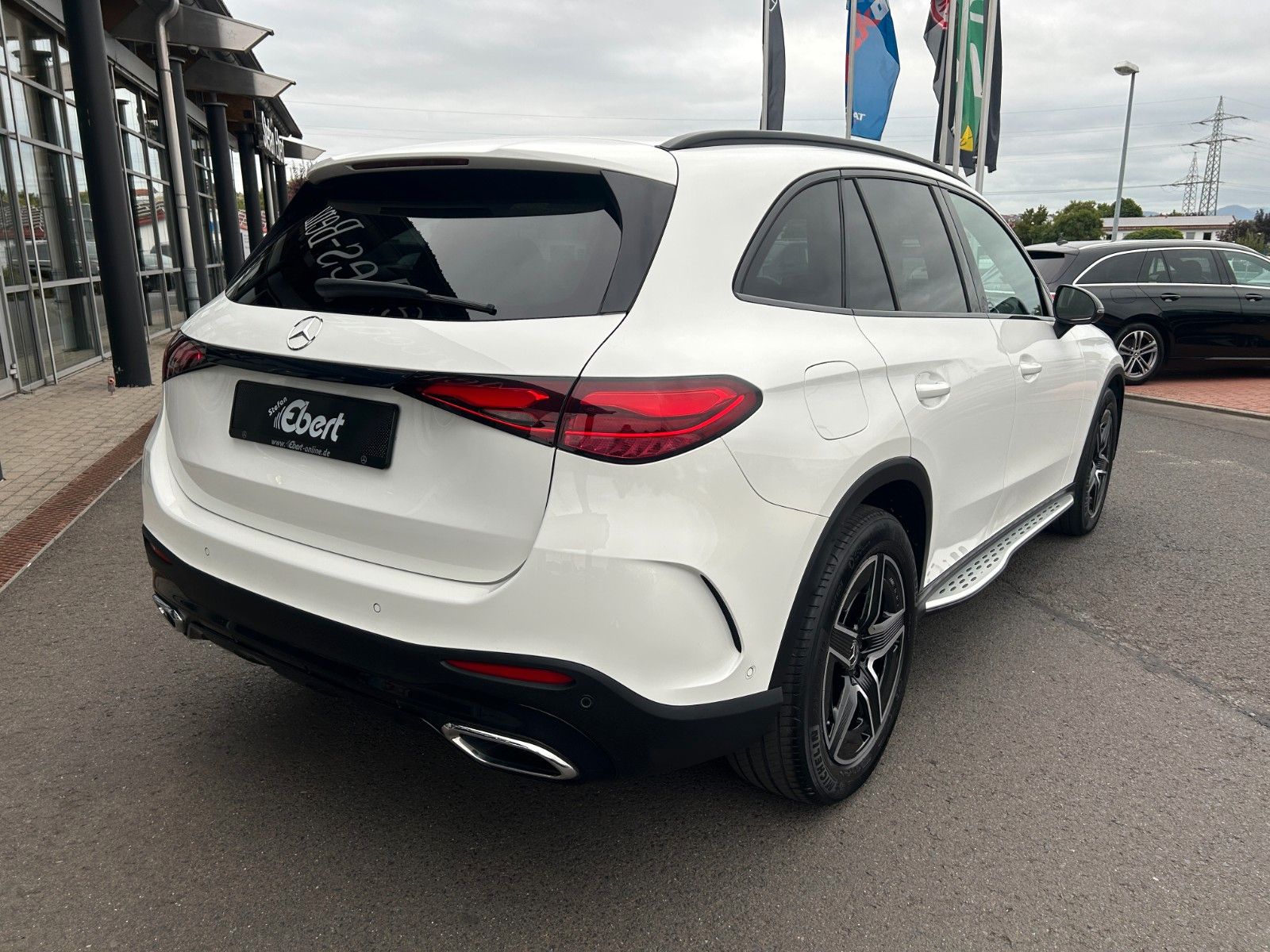 Fahrzeugabbildung Mercedes-Benz GLC 220d AMG+Night+RKamera+SportfahrW+AmbientePr