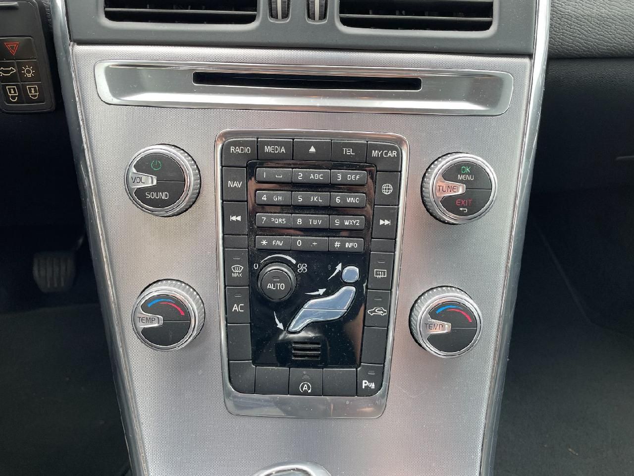Fahrzeugabbildung Volvo XC60 Momentum 2WD