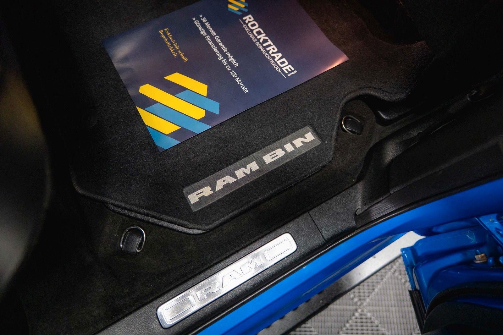 Fahrzeugabbildung Dodge RAM 5.7 V8 HEMI 4x4 LARAMIE Offroad Night LED