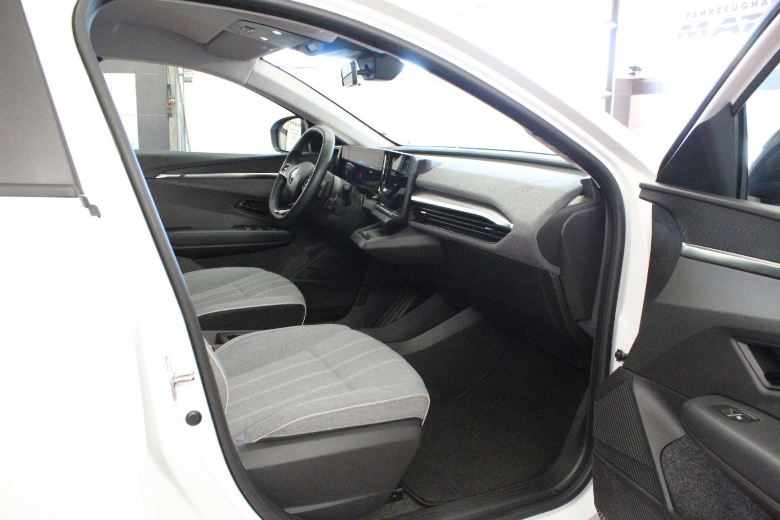 Fahrzeugabbildung Renault Megane E-Tech EV40 130hp Equilibre  Boost charge