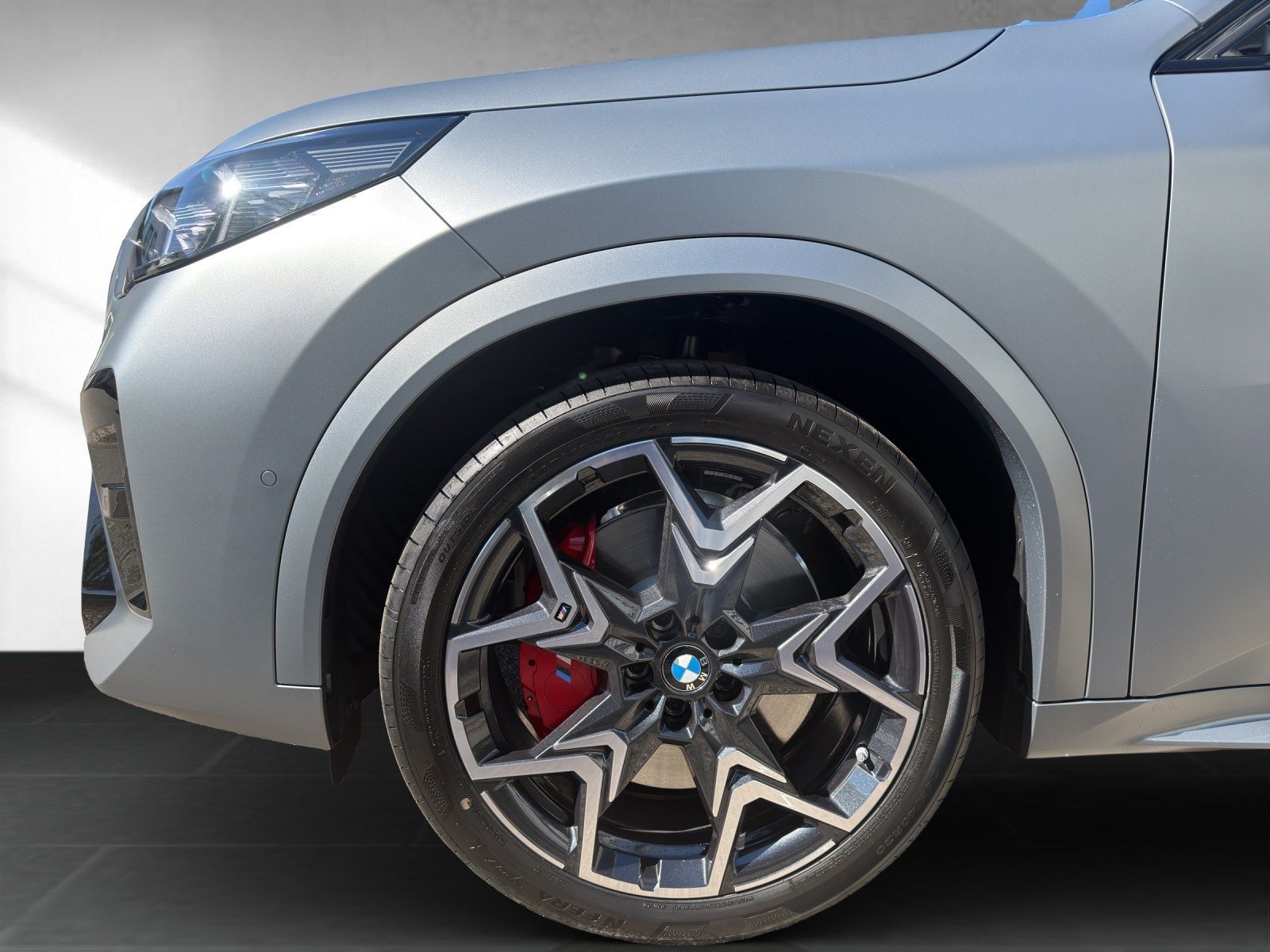 BMW iX2 - Bild 8