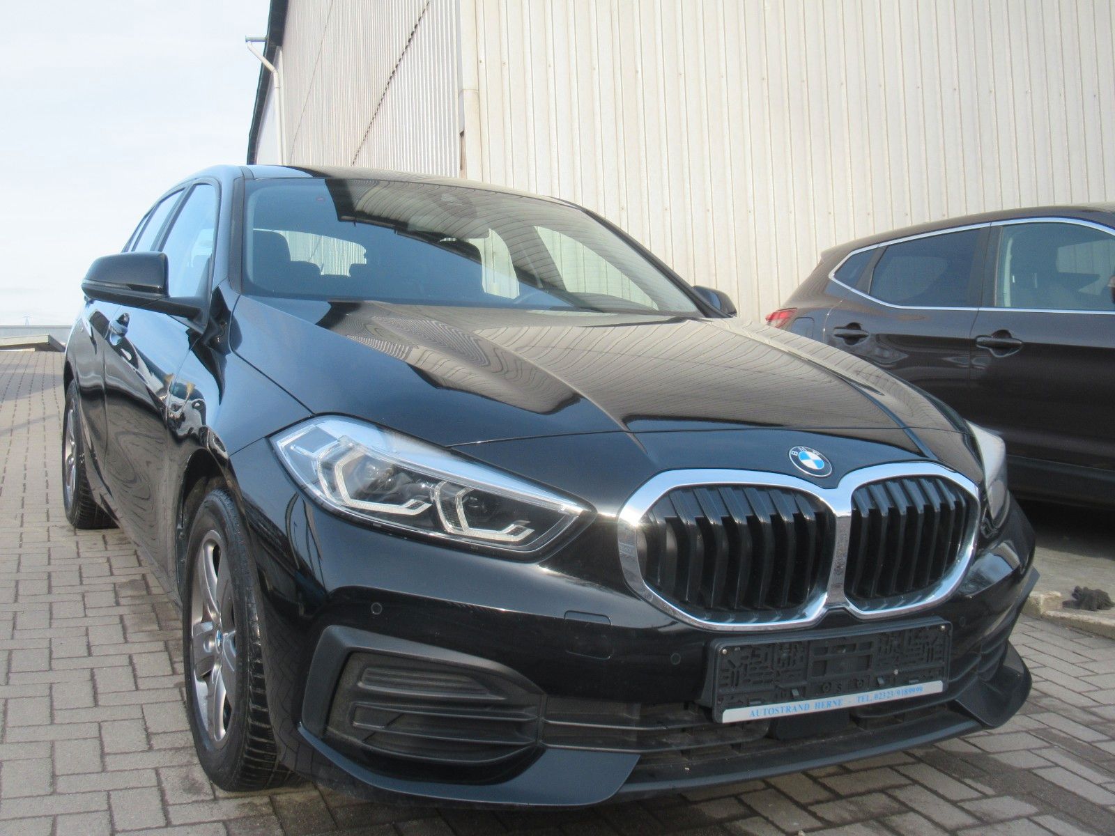 BMW 118 i Advantage-VIRTUAL-NAVI-SHZ-PDC-ALU-1.HAND