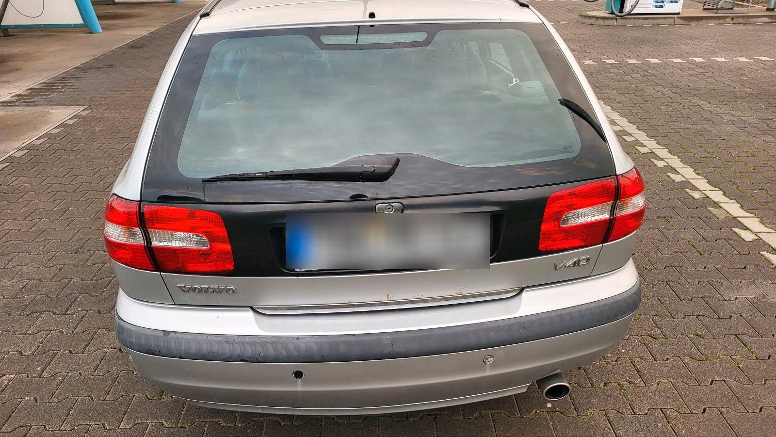 Volvo V40 2004 — interior