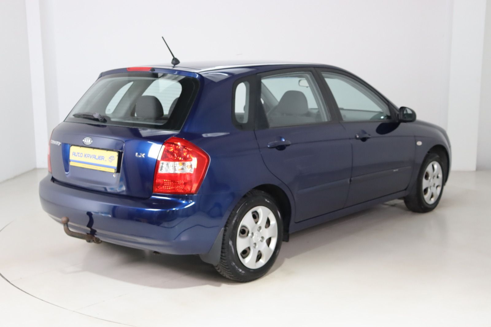Fahrzeugabbildung Kia Cerato 1.6 LX HU/AU 08.2027 * Klima