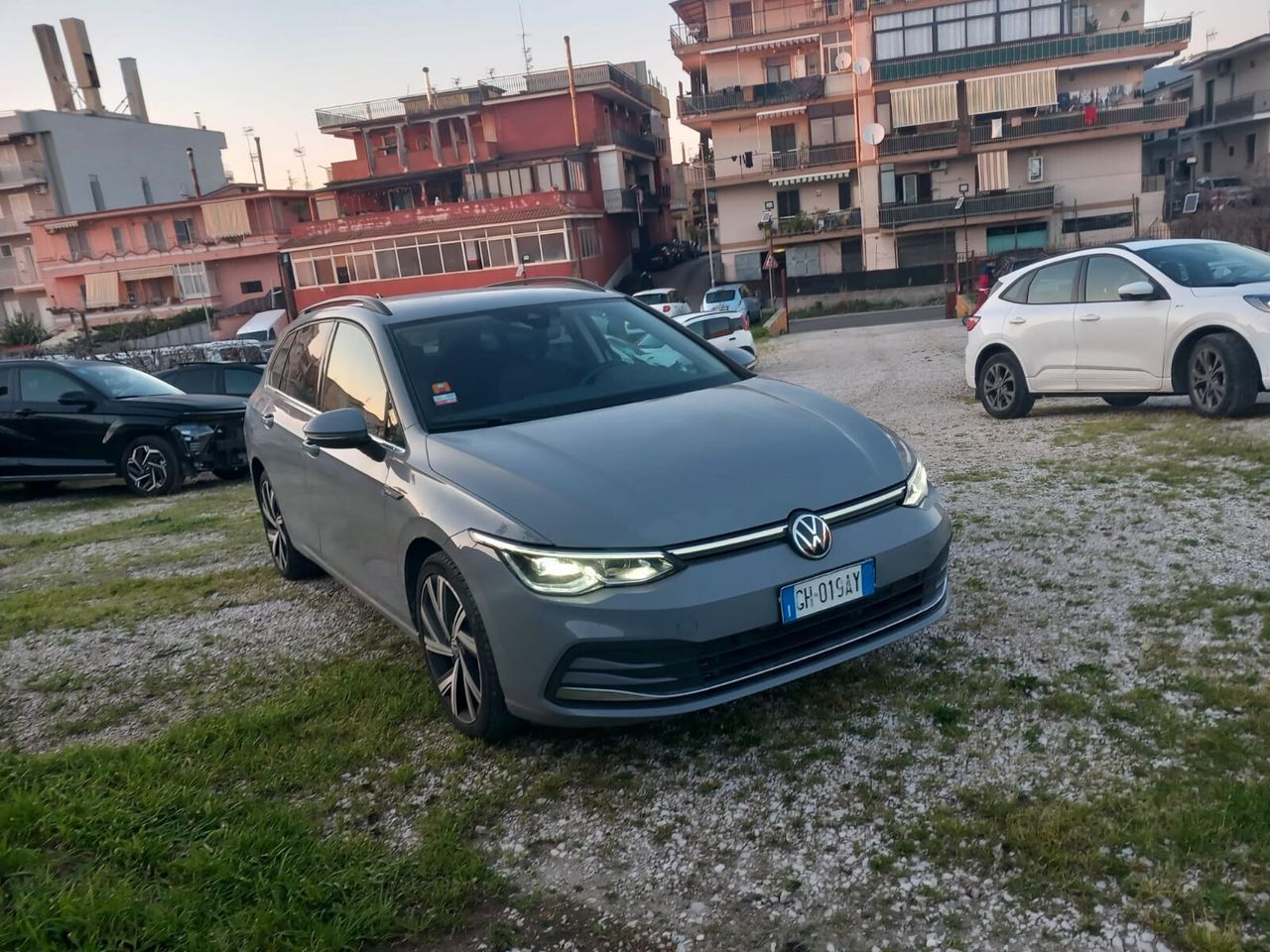 Volkswagen Golf - 1