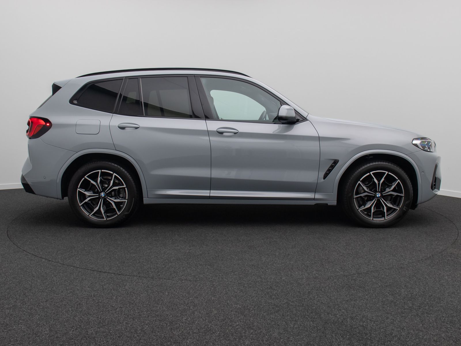 Fahrzeugabbildung BMW X3 xD30i M Sport Panorama Laser Kamera HUD HiFi