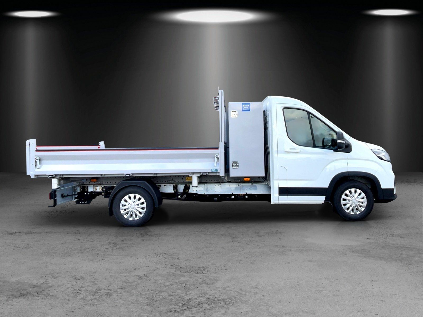 Fahrzeugabbildung Maxus Maxus eDeliver9 65 kWh Dreiseitenkipper Sonderpr