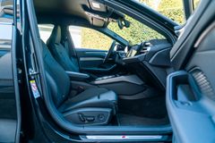 AUDI A6 TDI quattro/ LUFTFAHR./ 21"/ TECH PRO/ S LINE AUDI A6 TDI quattro/ LUFTFAHR./ 21"/ TECH PRO/ S LINE
