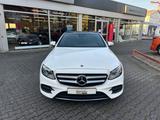 Mercedes-Benz E 220d Limousine AMG WIDESCR.  PANO LED 20ZOLL - Mercedes-Benz E 220: D