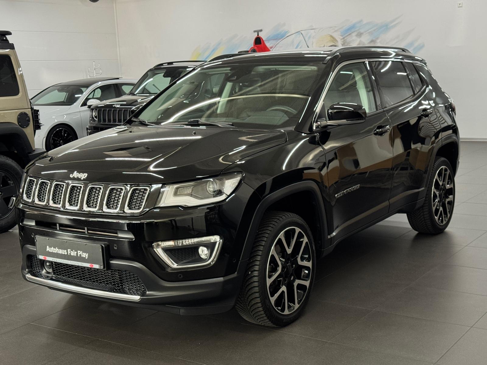 Jeep Compass Limited 4WD Aut.CARPL/PANO/LEDER/U-FREI!