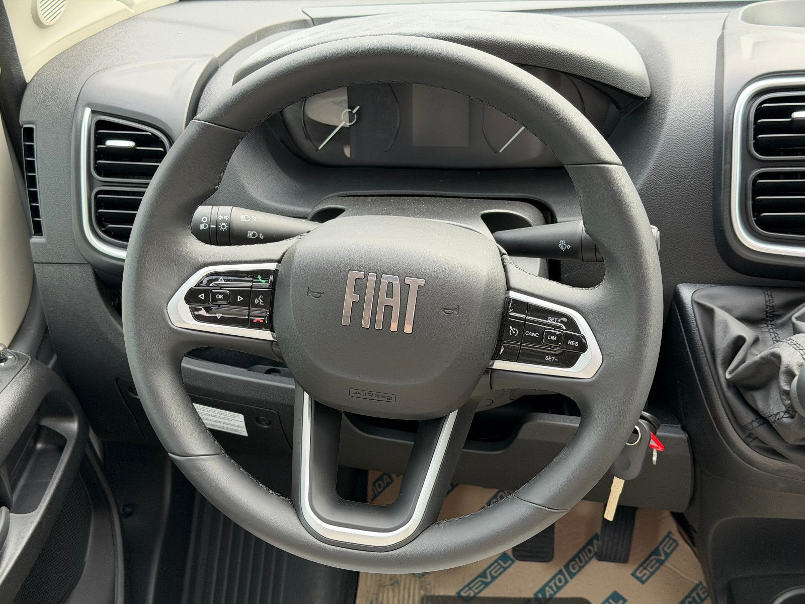 Fahrzeugabbildung Carado Pro CV 600 - 5.307€ SPAREN!