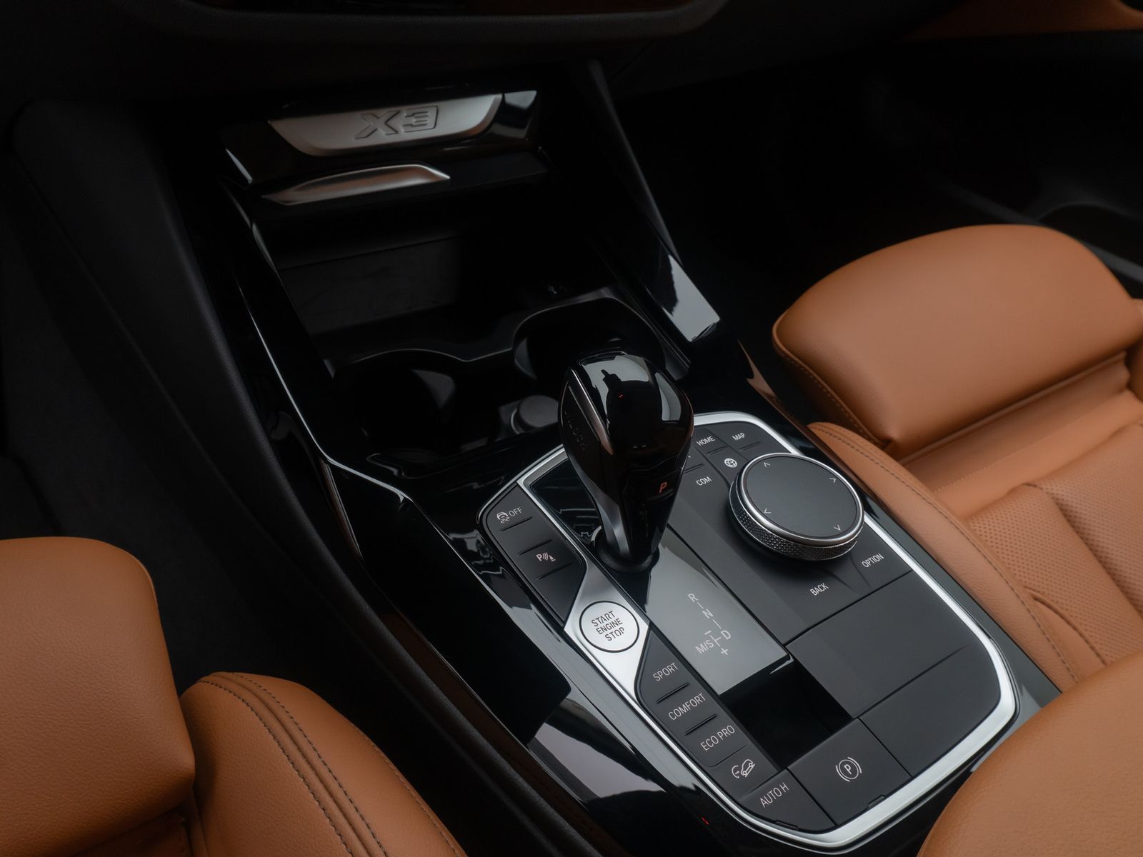 Fahrzeugabbildung BMW X3 xD30i AHK Kamera DAB Komfort Memory Leder 19"