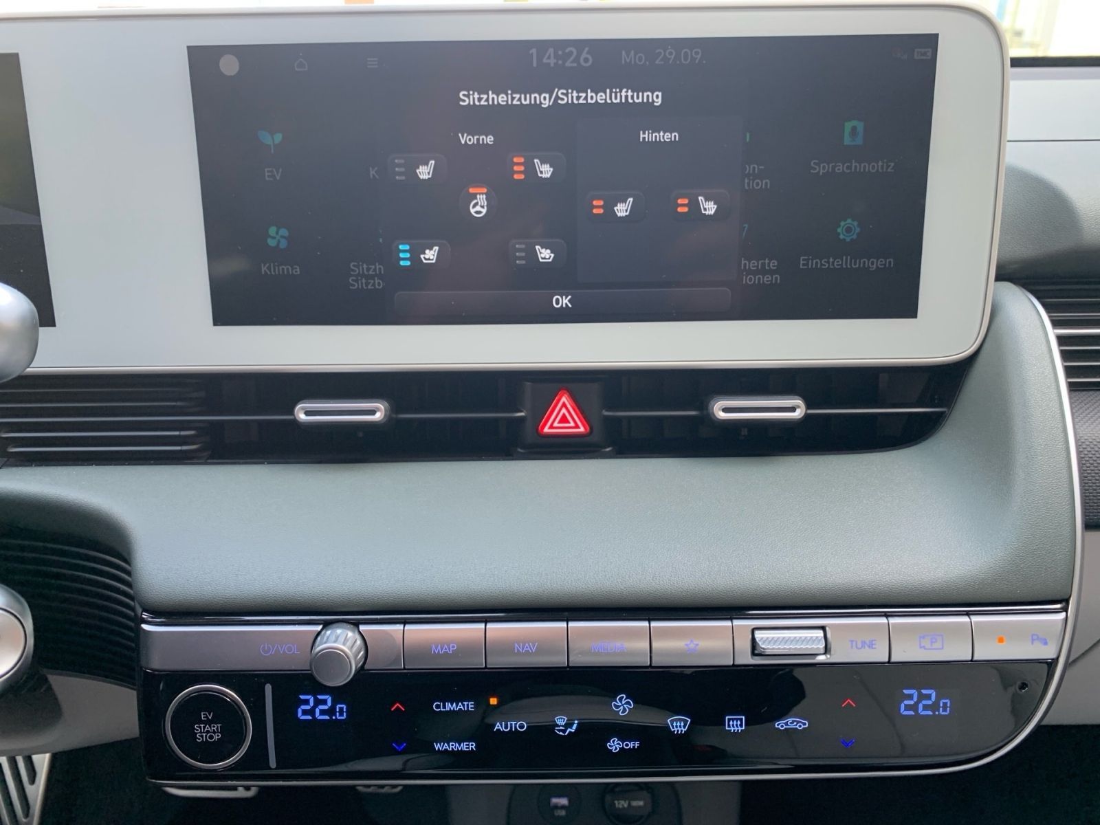 Fahrzeugabbildung Hyundai IONIQ 5 Uniq 72,6 kWh AHK Relax 20 Zoll