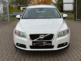 Volvo V70 Kombi 2.0T Benzin+Gas R LINE - Volvo V70 mit Benzin-Antrieb: Kombi