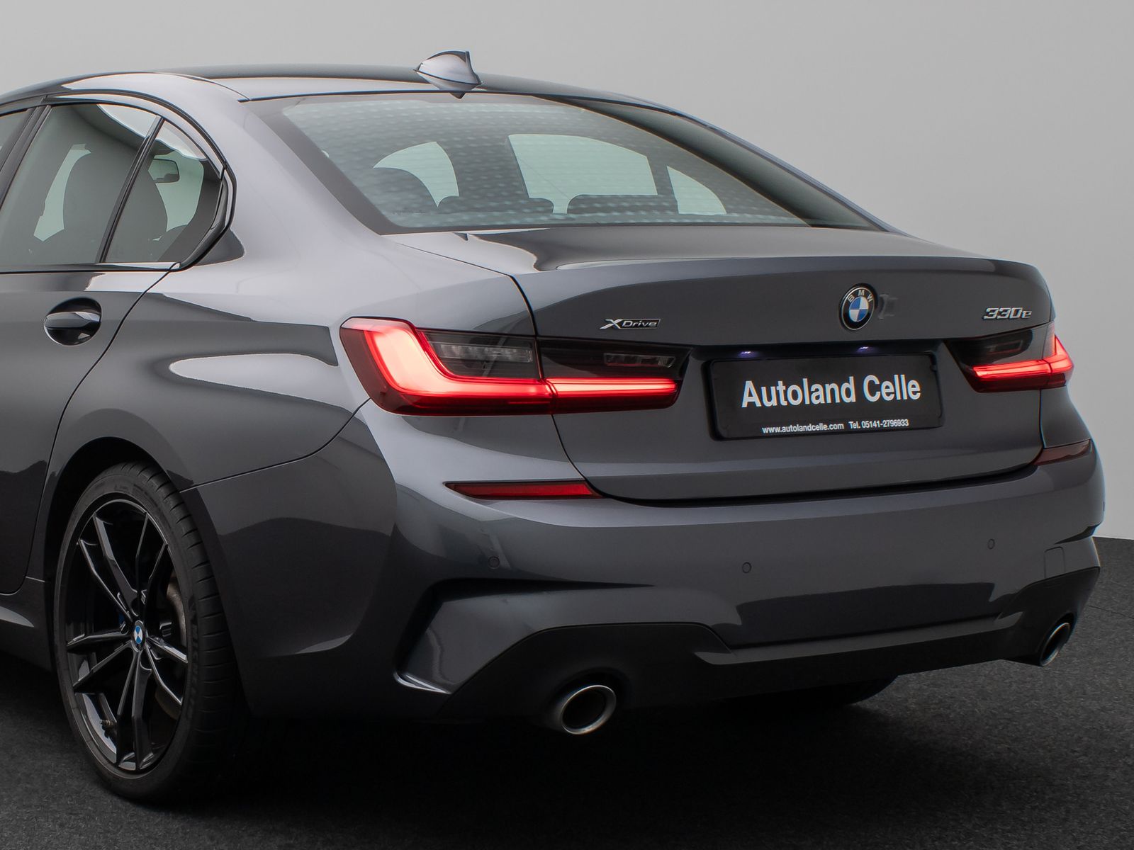 Fahrzeugabbildung BMW 330e xD M Sport Laser Glasdach PDC HUD DAB HiFi