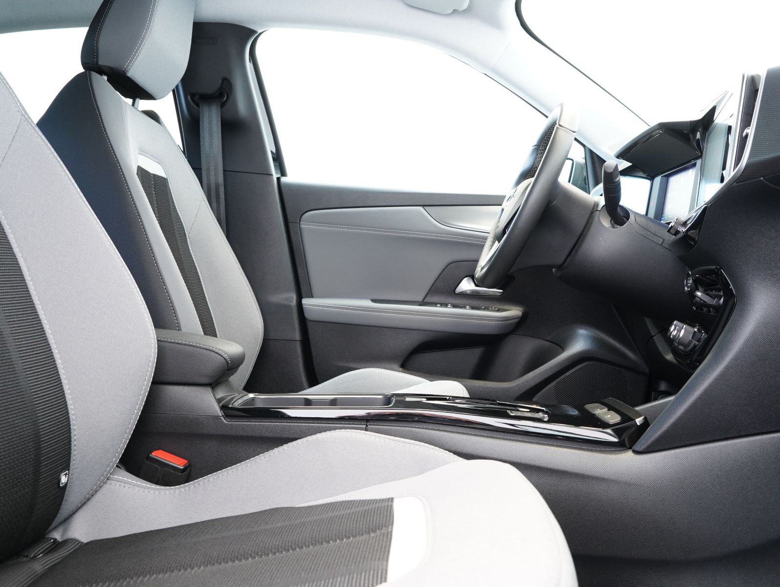 Fahrzeugabbildung Opel Mokka-e Elegance 50KWH/11KW/WÄRMEPUMPE/SOH