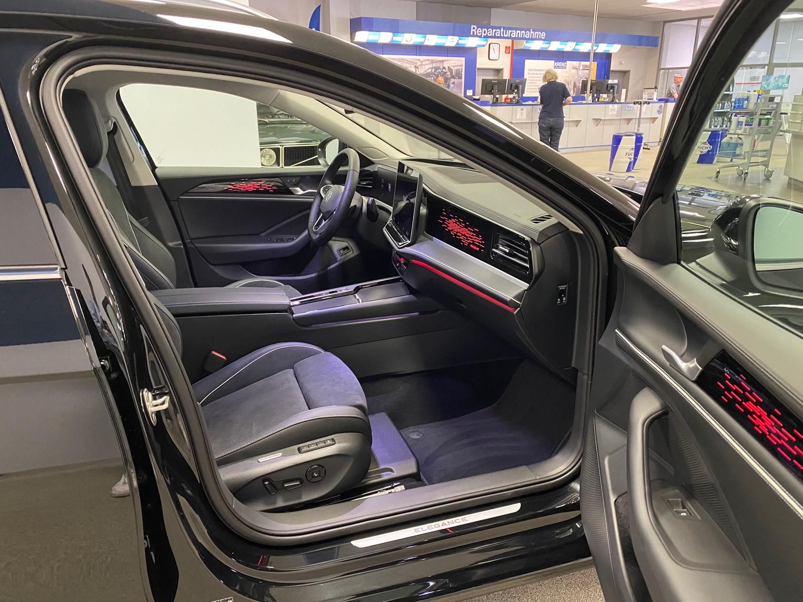 Fahrzeugabbildung Volkswagen Passat Variant 1.5 eTSI Elegance AHK+MATRIX+ACC+