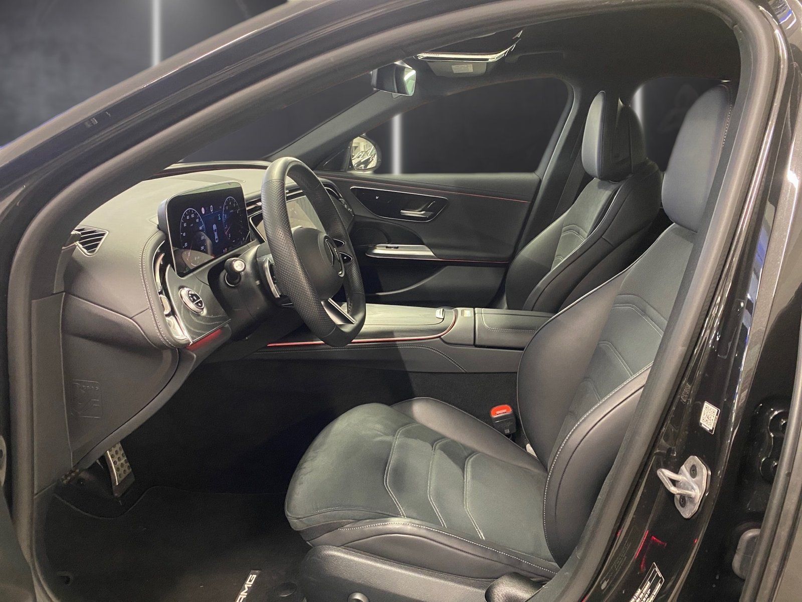 Fahrzeugabbildung Mercedes-Benz E 200 AMG*Distro*Totwink*Night*LED*Kam*CarPlay*