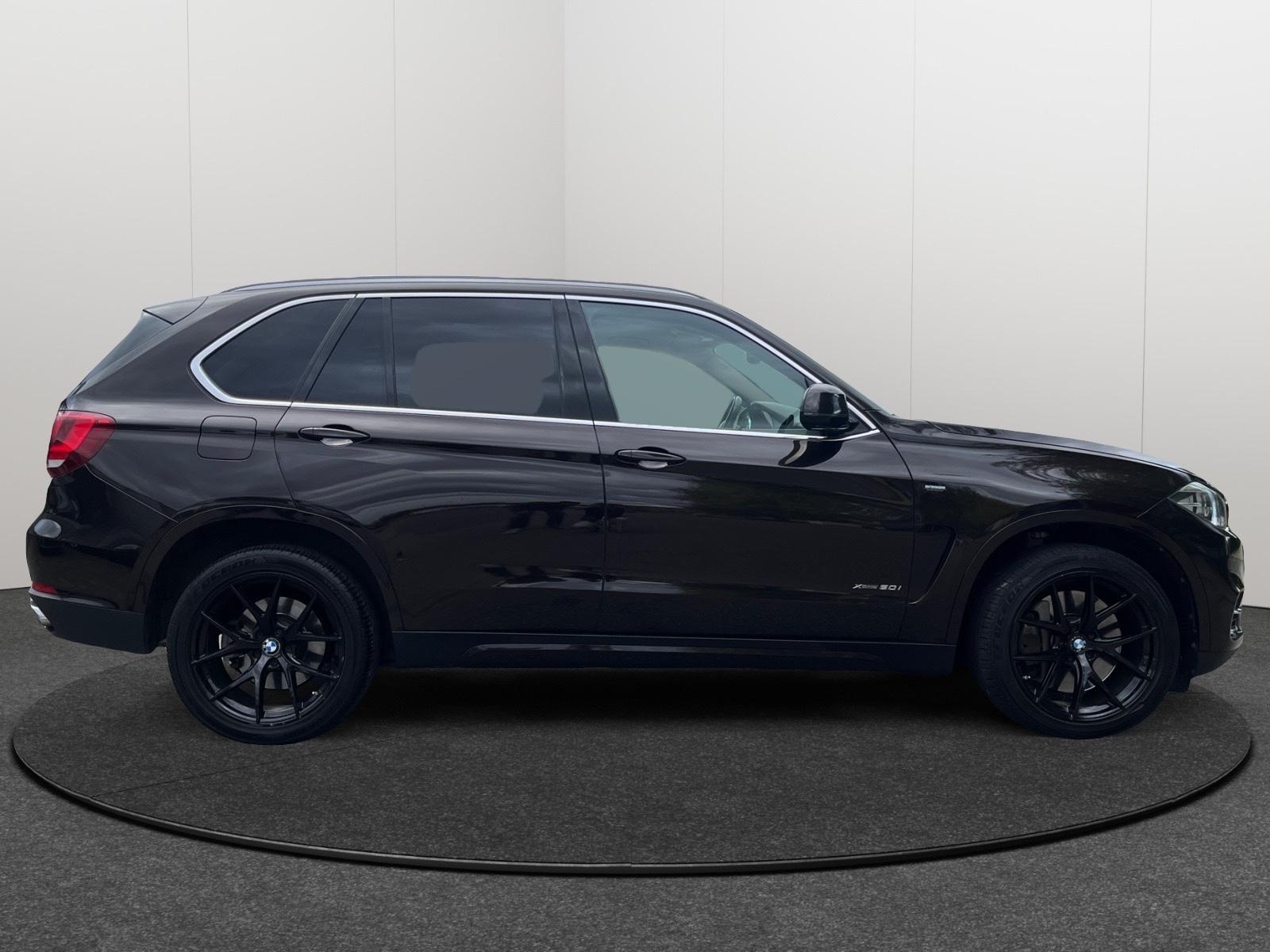 BMW X5 xDrive50i V8 449 ch • BVA • Keyless go • Harman Kardon • HUD • Surround View