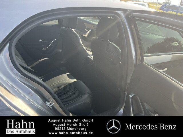Fahrzeugabbildung Mercedes-Benz A 200 PROGRESSIVE/NIGHT/LED/PTS/NAVI/SHZ/18ZOLL