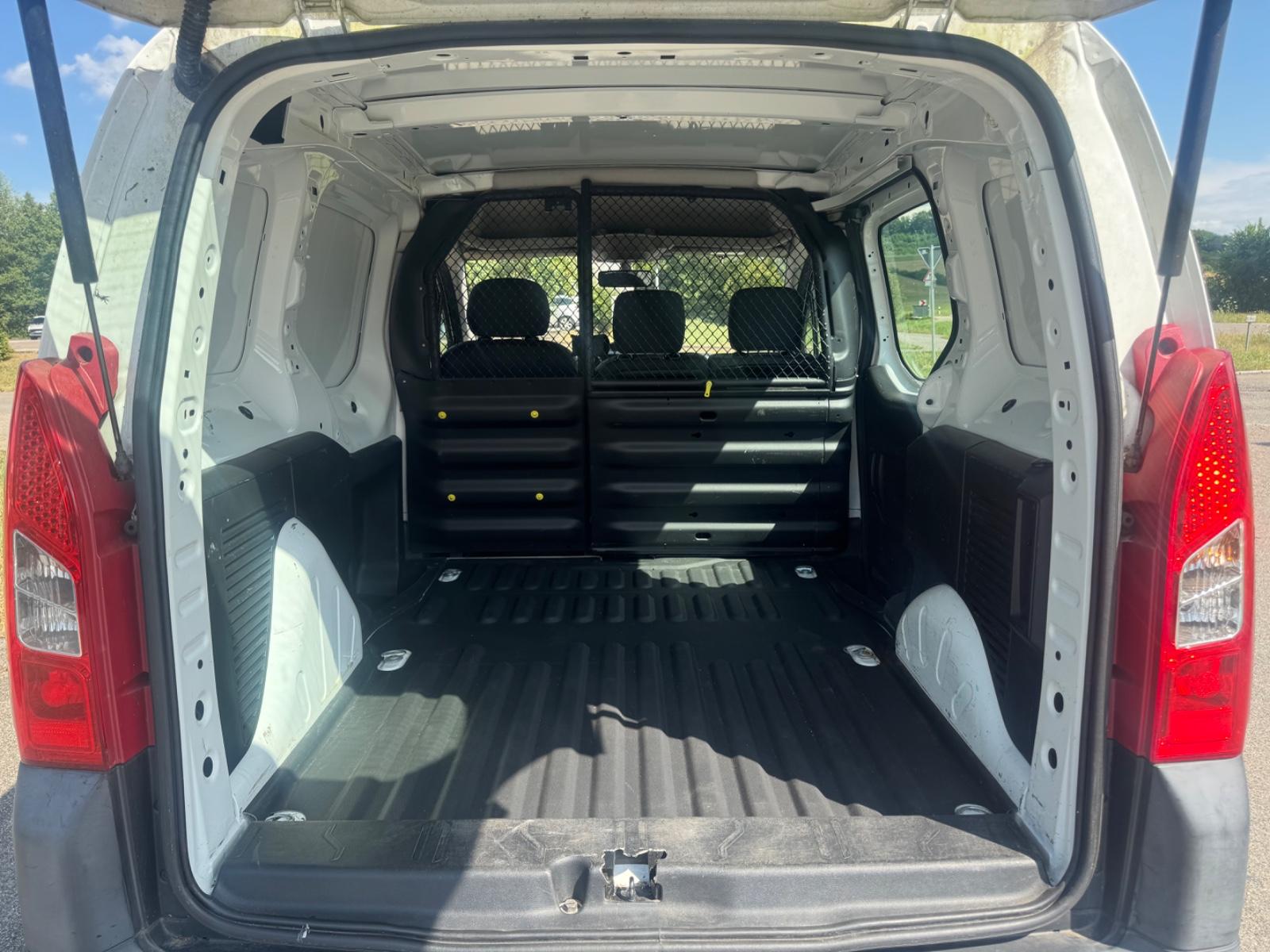 Peugeot Partner L1 Komfort*1.HAND*ZAHNR.+WP NEU*KLIMAAUT