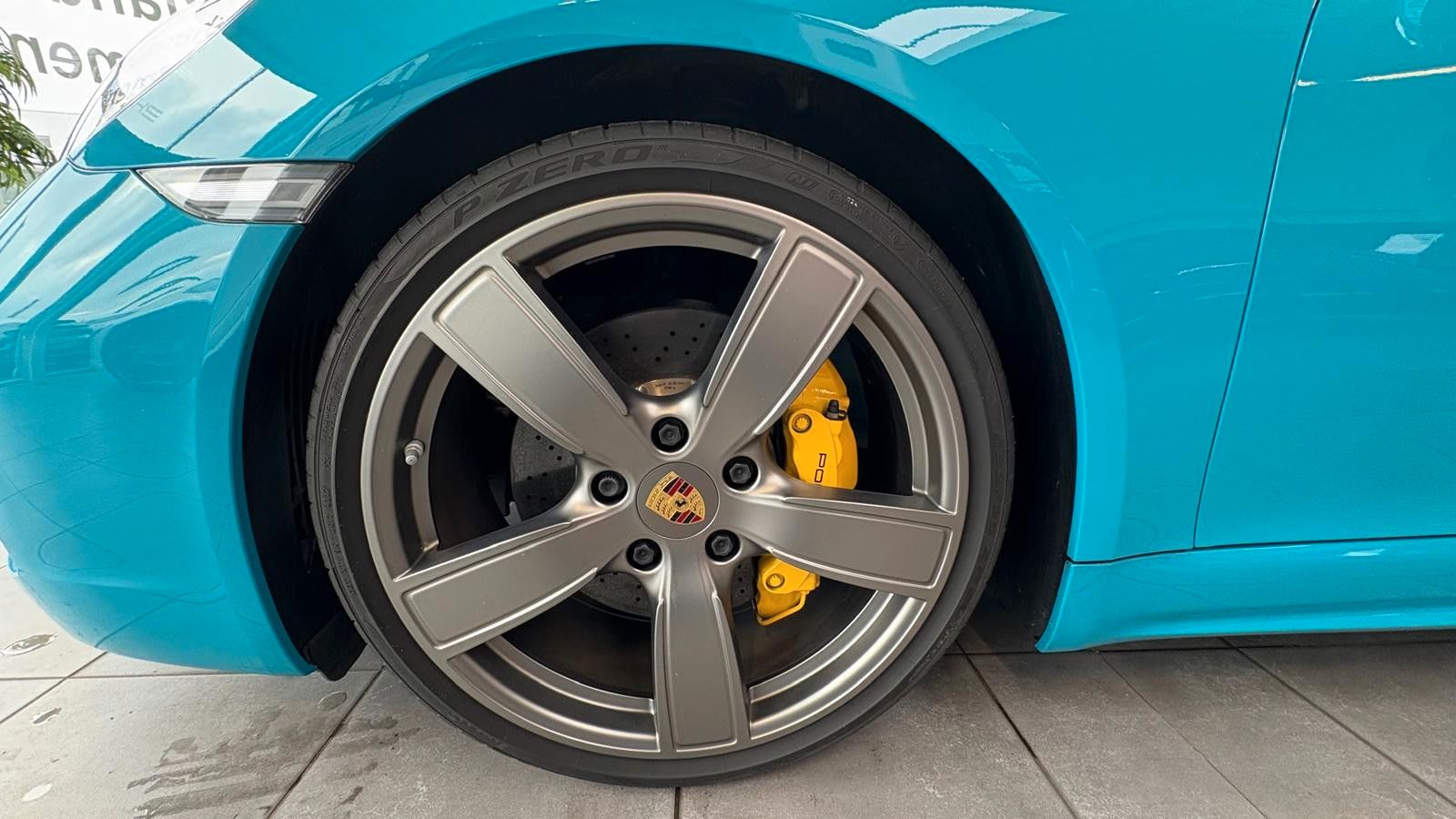 Fahrzeugabbildung Porsche Cayman 718 GTS  18 fach sitze/keramik