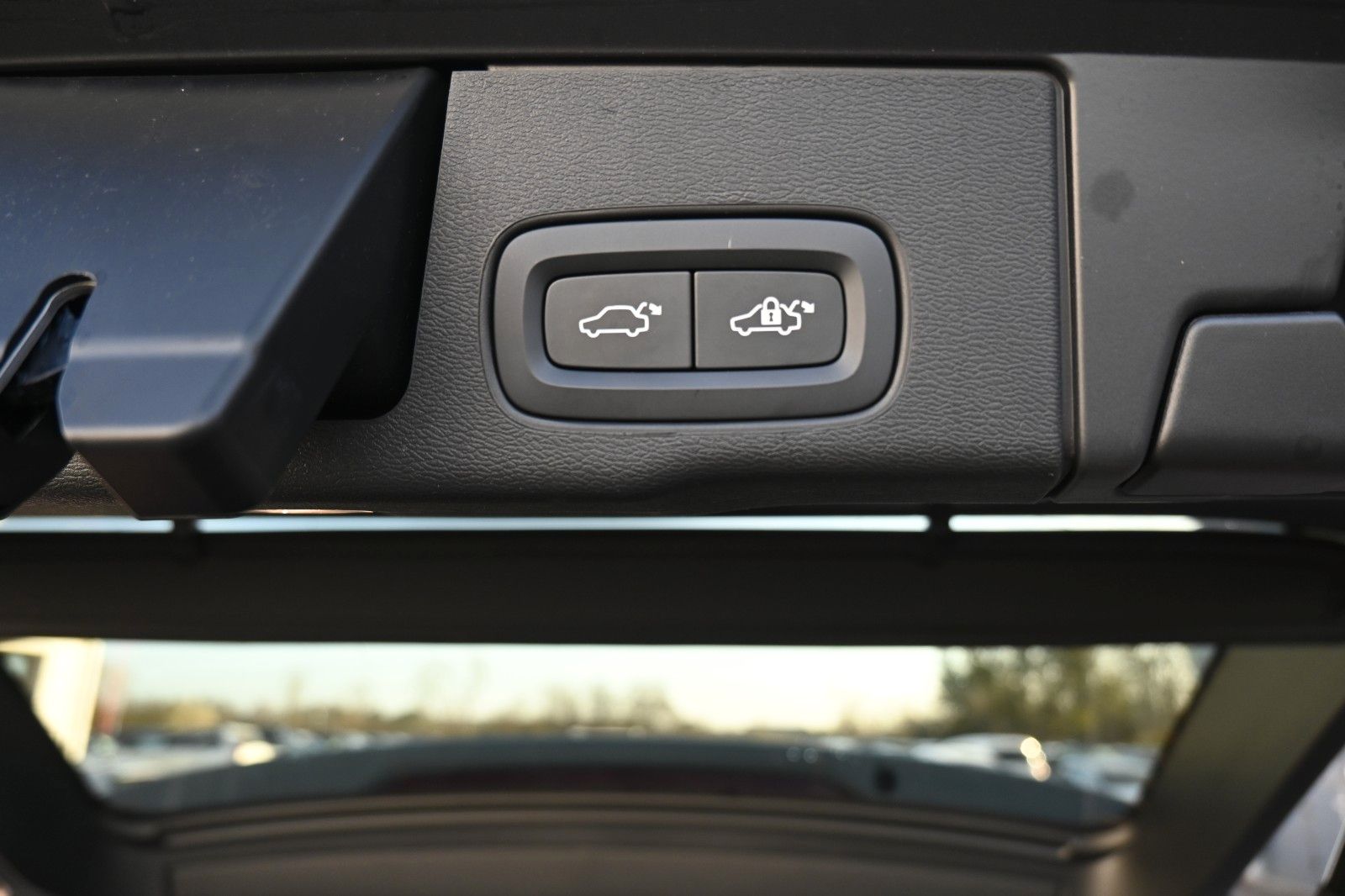 Fahrzeugabbildung Volvo XC60 T6 RC 0,5%  AWD *H&K**FSHZG*BLIS*ACC