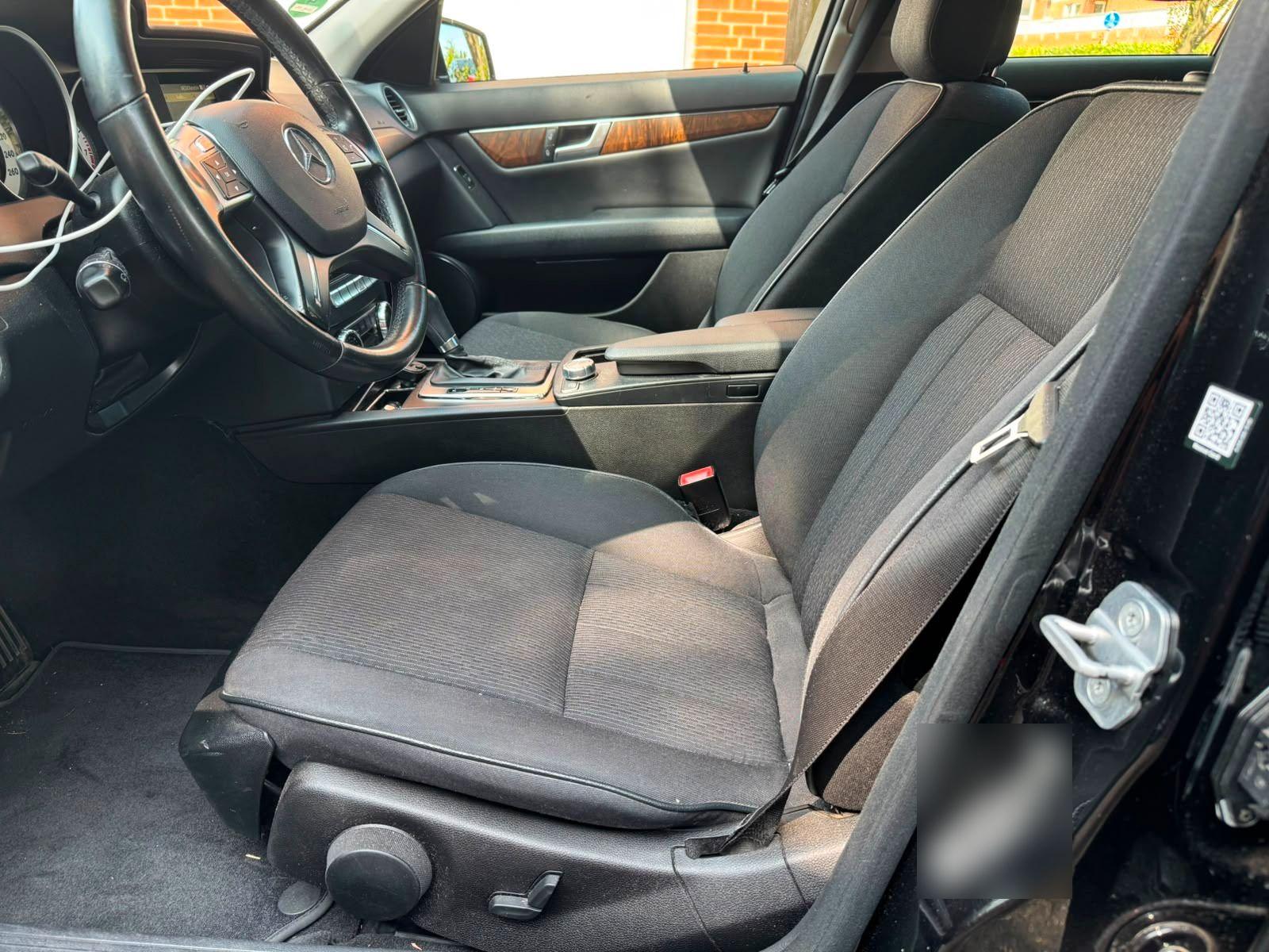 Mercedes-Benz C180 2013 — photo 9