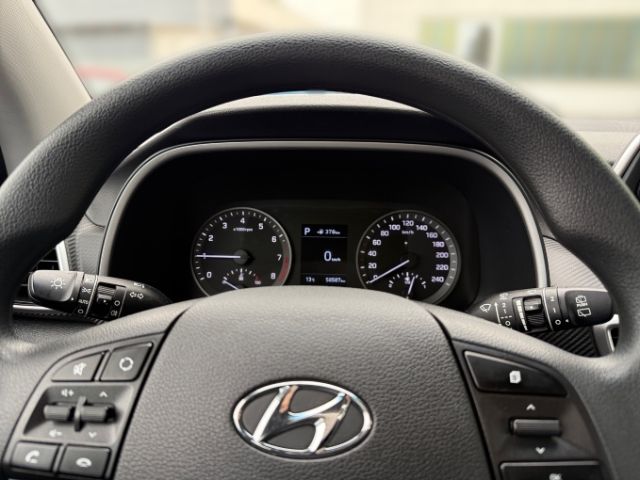 Fahrzeugabbildung Hyundai Tucson Pure 2WD 1.6 +RADIO+KLIMA+LICHTSENSOR+BLU