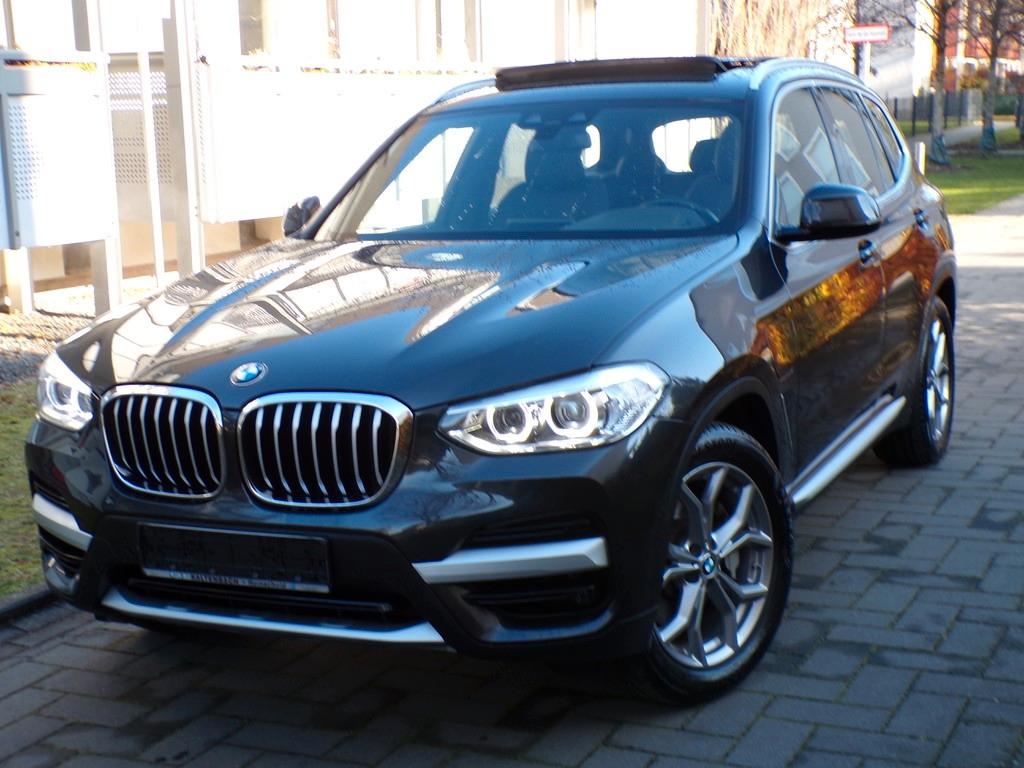 BMW X3 xDrive 30e „X-Line”Pano/Leder/LED/SHZ/PDC/LED