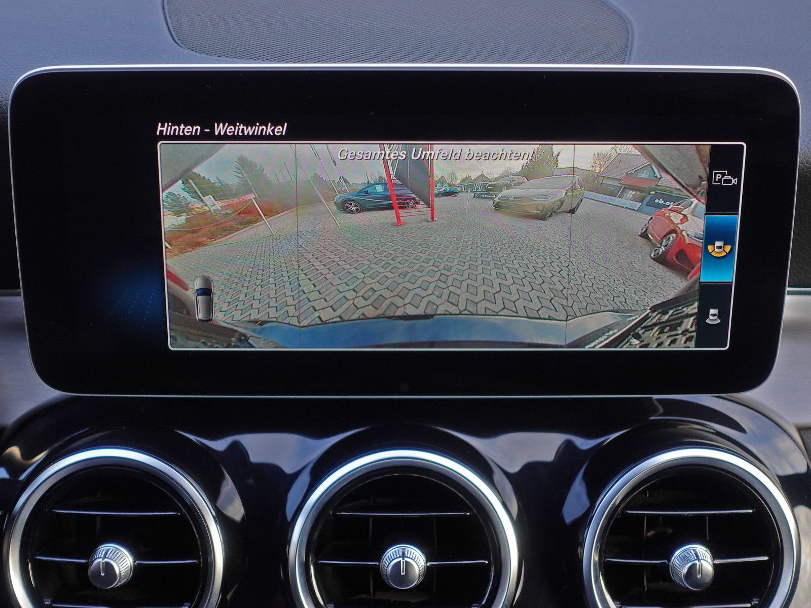 Fahrzeugabbildung Mercedes-Benz C 220d T 4MATIC 9G-T AMG Line Assist CarPlay RFK