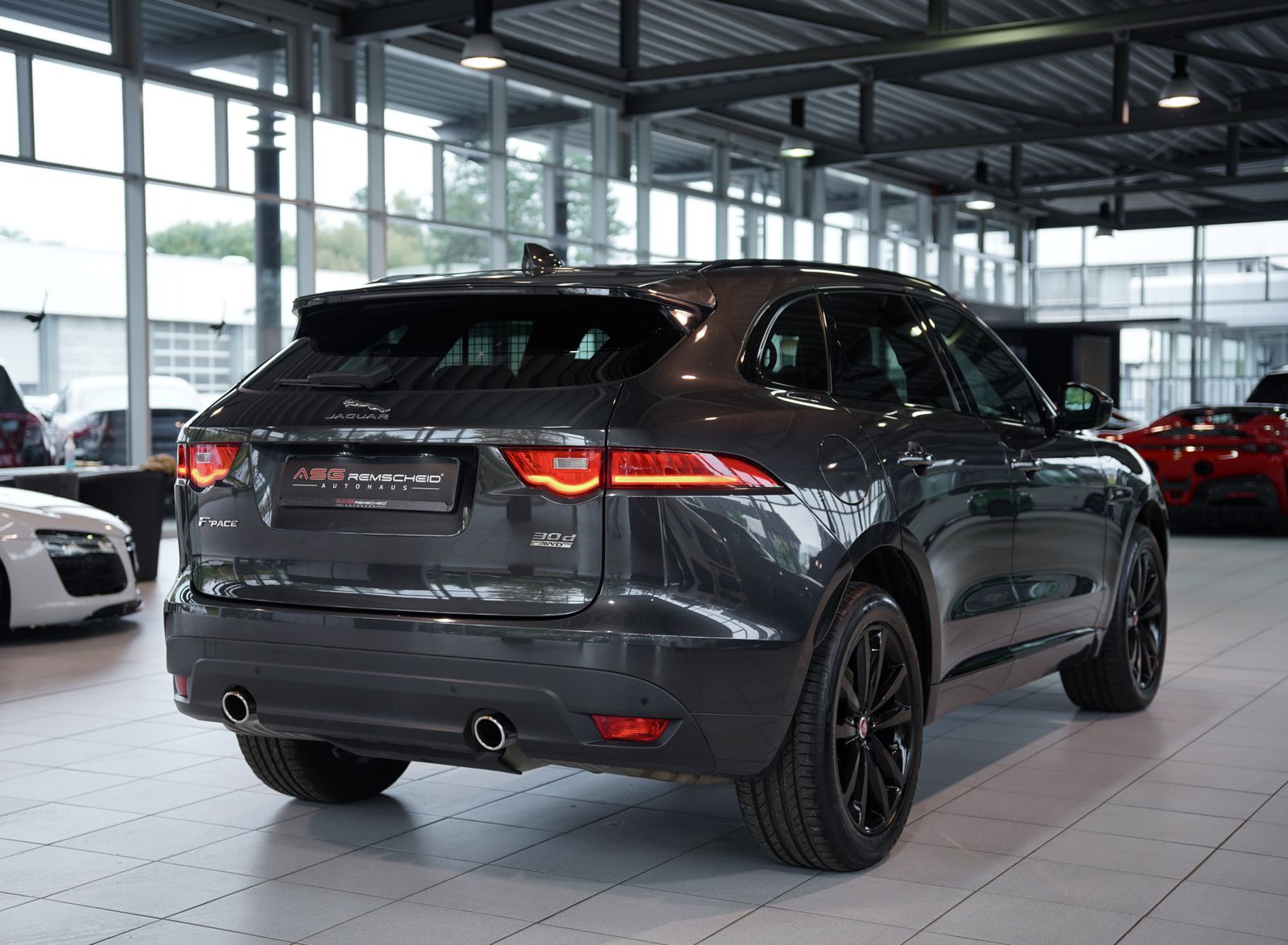 Jaguar F Pace