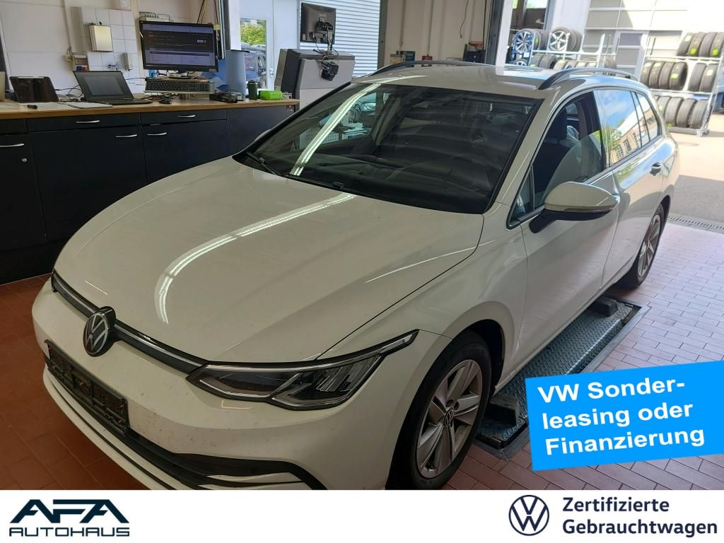 Volkswagen Golf VIII Var. 1.5 eTSI Life DSG RFK*NAV*ACC*SHZ