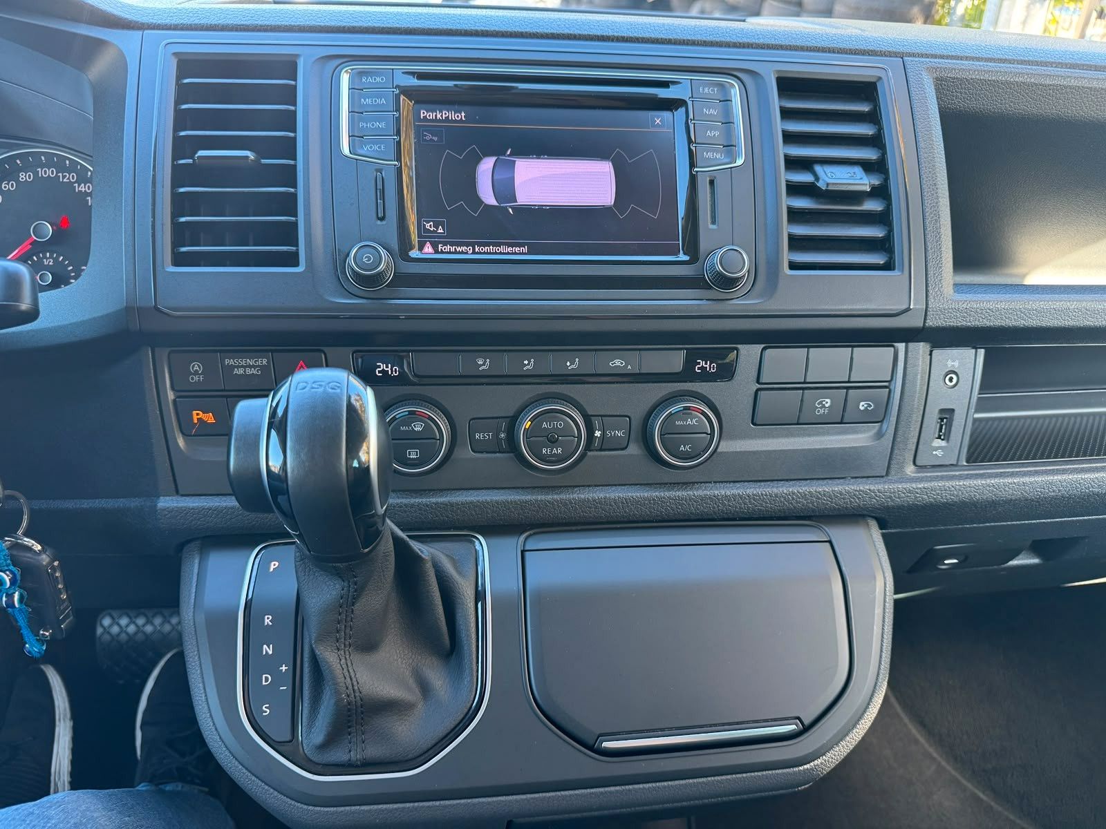 Fahrzeugabbildung Volkswagen T6 Multivan Trendline DSG WEBASTO