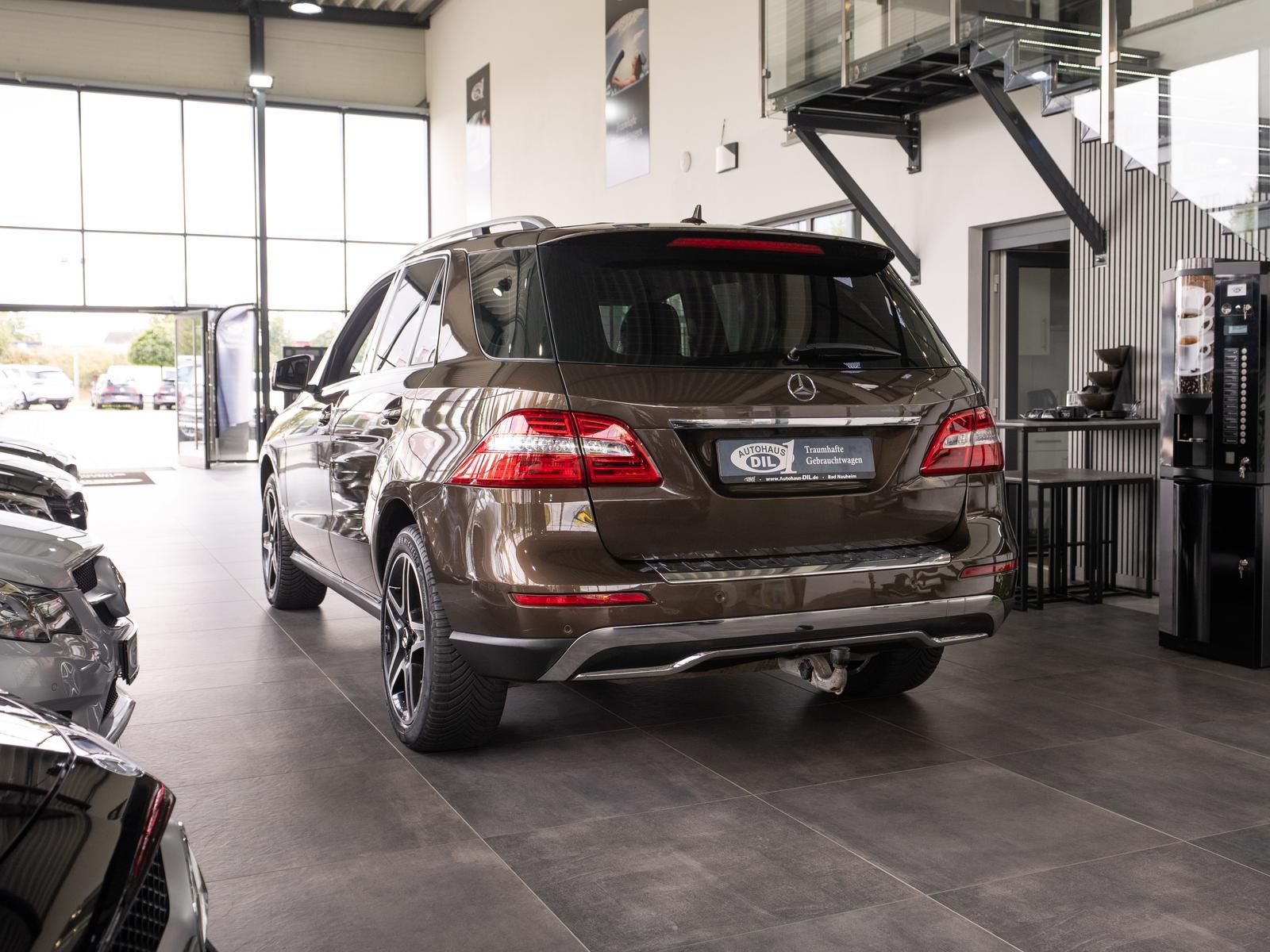 Mercedes-Benz ML 350 4 Matic *AHK*R-KAMERA*MEMORY*LEDER*
