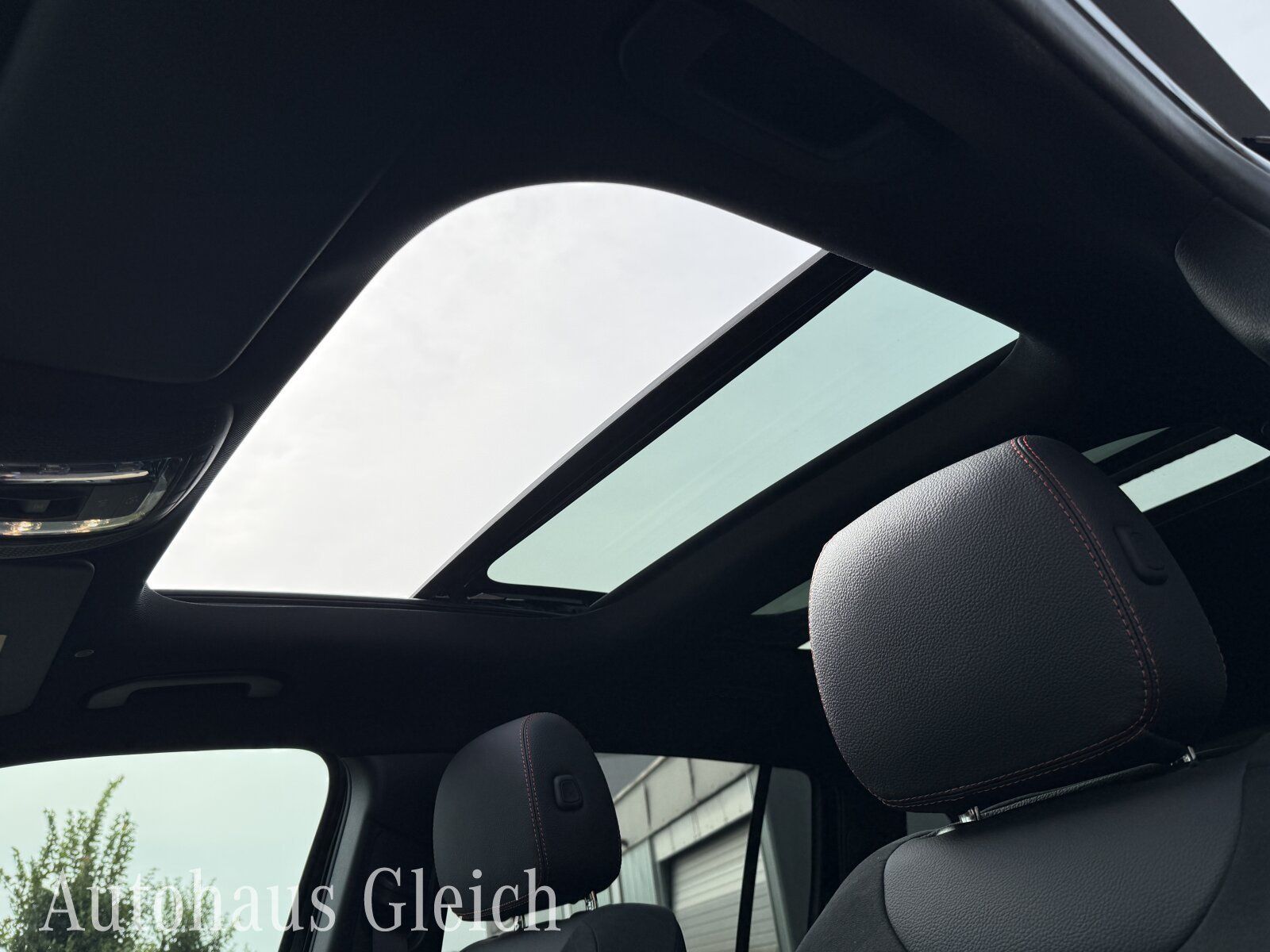 Fahrzeugabbildung Mercedes-Benz GLB 250 4Matic AMG Line (EURO 6e) Navi/Pano.-Dac