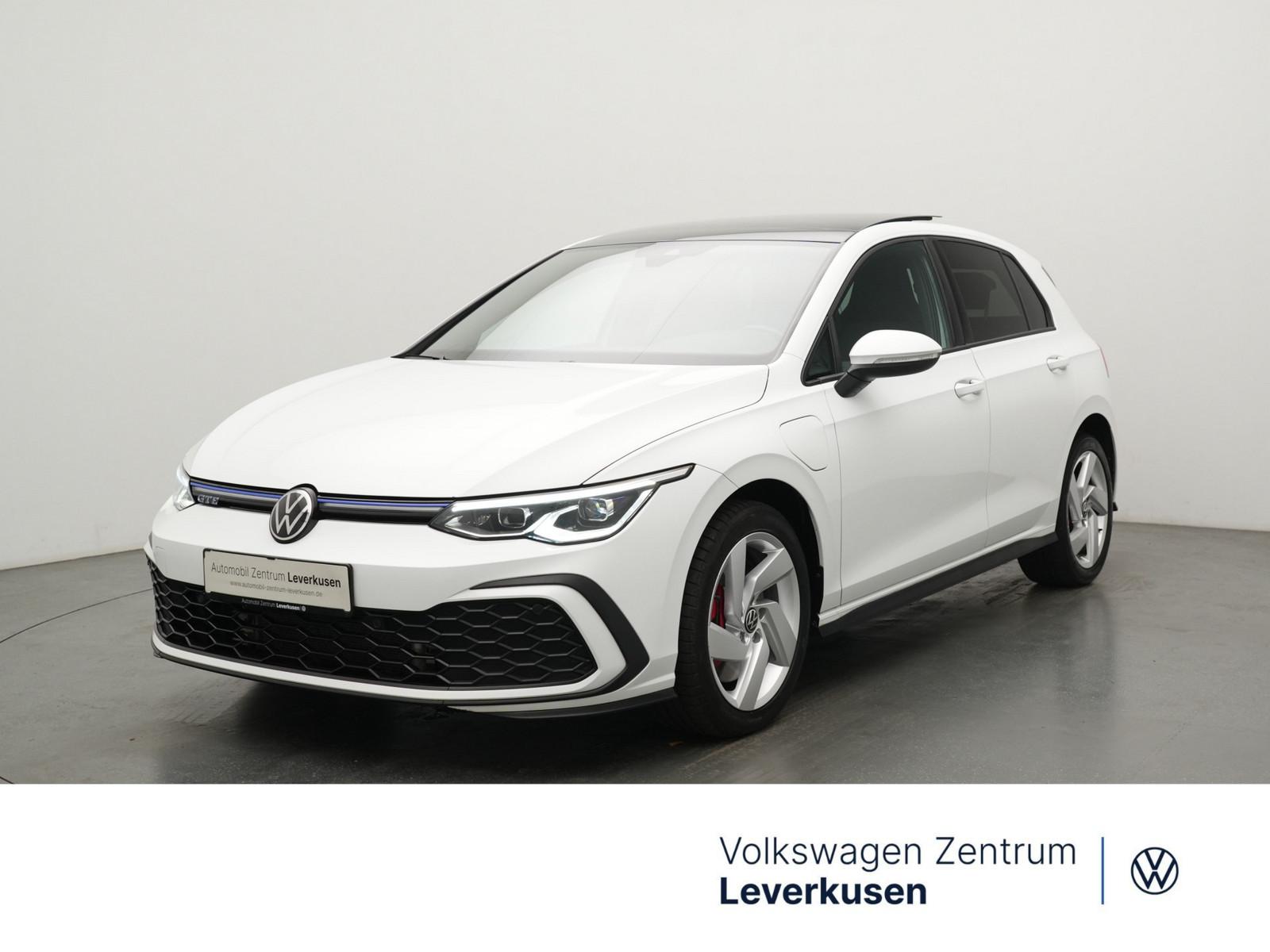 Volkswagen Golf VIII DSG NAVI SHZ PANO LED PDC