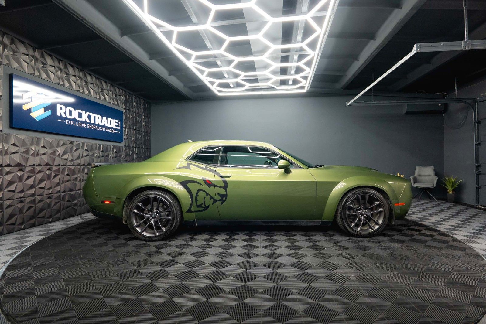 Fahrzeugabbildung Dodge Challenger 6.4 V8 SRT 392 R/T SCAT PACK WIDEBODY