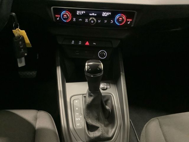 A1 Sportback 30 TFSI S tronic,Einparkhilfe Plus,