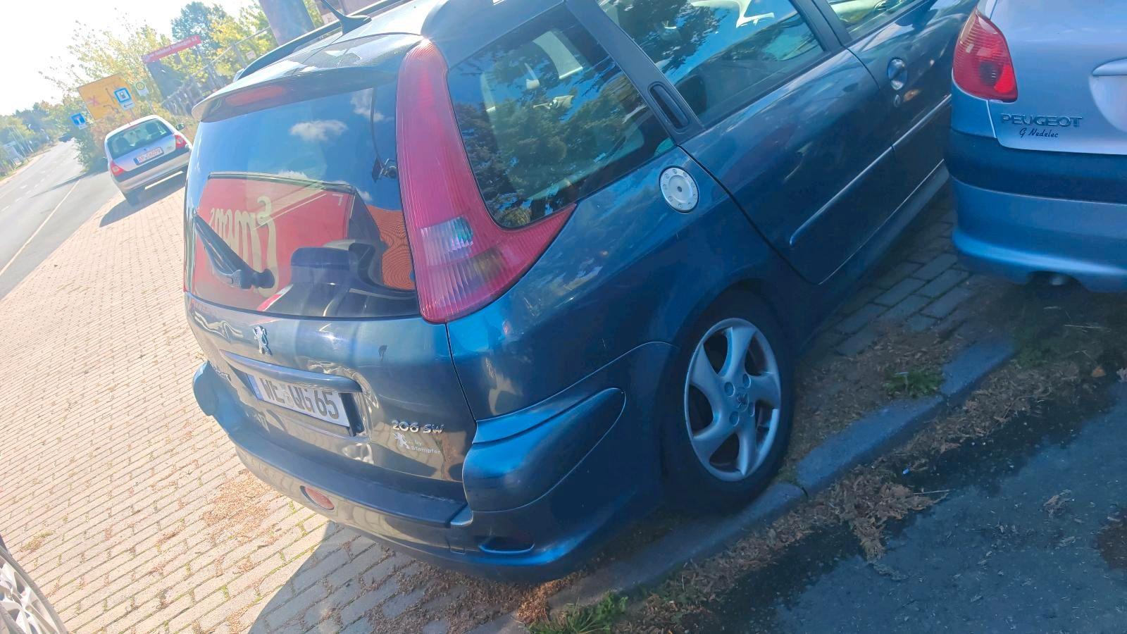 Peugeot  2006 — engine